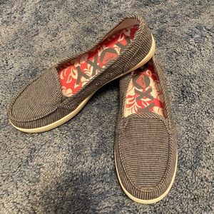 ROXY slip on shoes